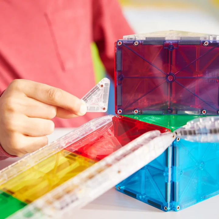 MAGNA-TILES Rail Racers – kulka na rampie z klocków magnetycznych