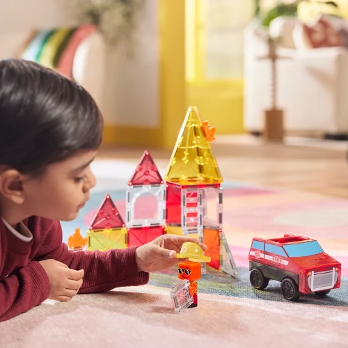 MAGNA-TILES Fire Rescue – akcja ratunkowa z pojazdem strażackim Pullback