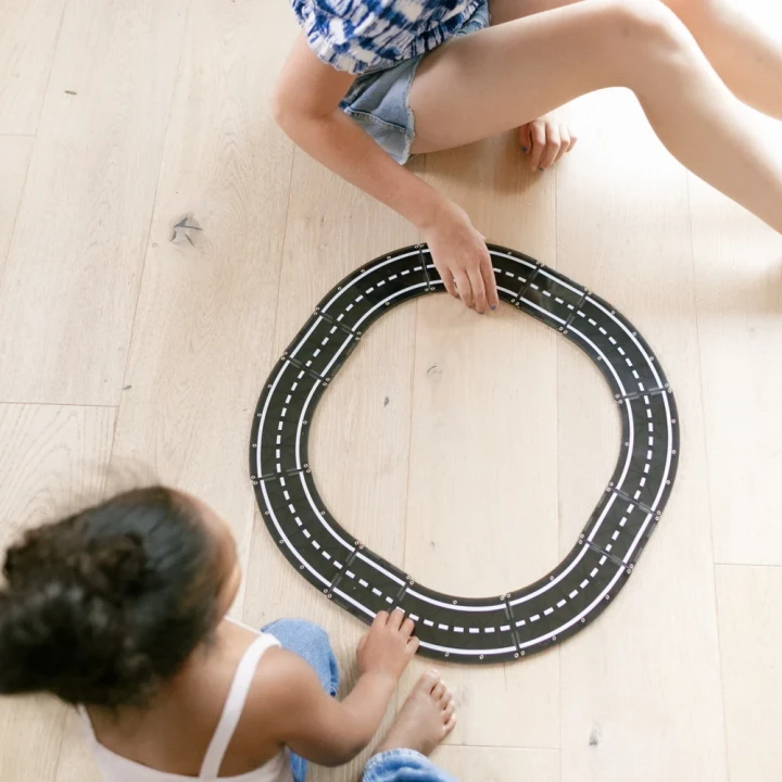 MAGNA-TILES XTRAS Roads – okrągły tor z magnetycznej drogi