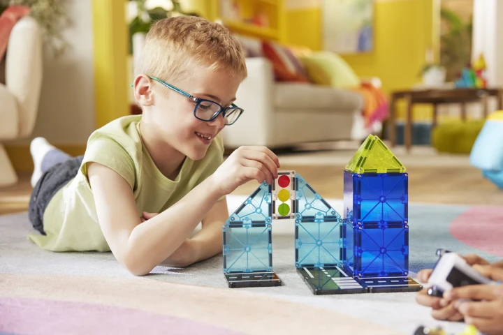 MAGNA-TILES Police Patrol – policyjny samochód na magnetycznej ulicy