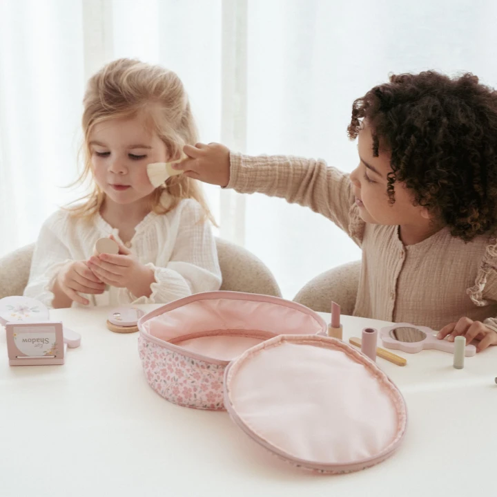 Little Dutch Beauty Case wspólna zabawa w makijaż i stylizację
