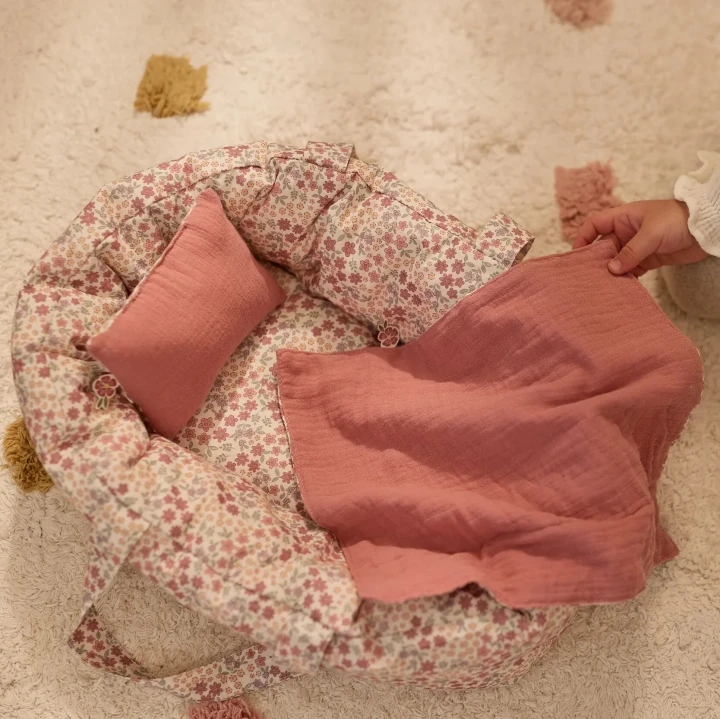 Little Dutch Doll’s Carrycot Pink poduszka i kołderka dla lalki
