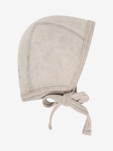 HUTTEliHUT Bonnet Wool Fleece Camel Melange – wiązana czapka niemowlęca z wełny merino, widok z boku