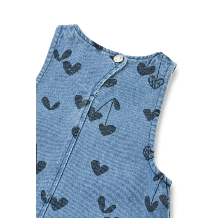 Liewood Angelica Sweethearts / Denim – detal bawełnianego denimu i wzoru serduszek