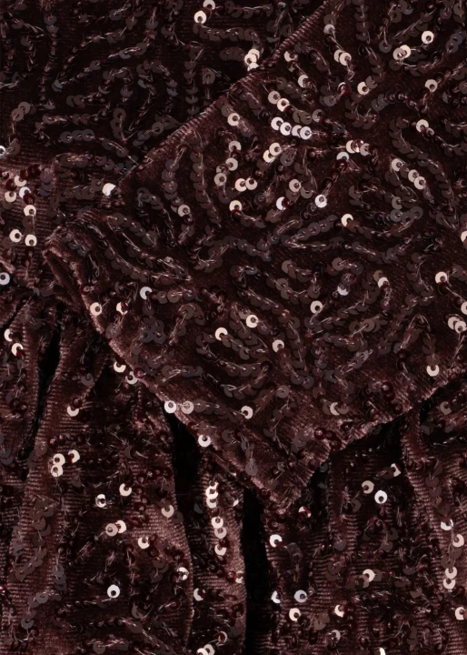 Konges Sløjd Viola Dress Decadent Chocolate – detal marszczonej spódnicy