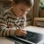 KidBook – ćwiczenie rysowania rysikiem na tablecie