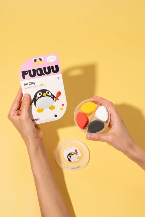 PUQUU Air Clay Pingwin: cztery kolory masy i opakowanie