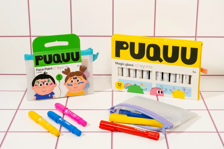 PUQUU Magic Glass Crayons - pudełko obok zestawu Face Paint