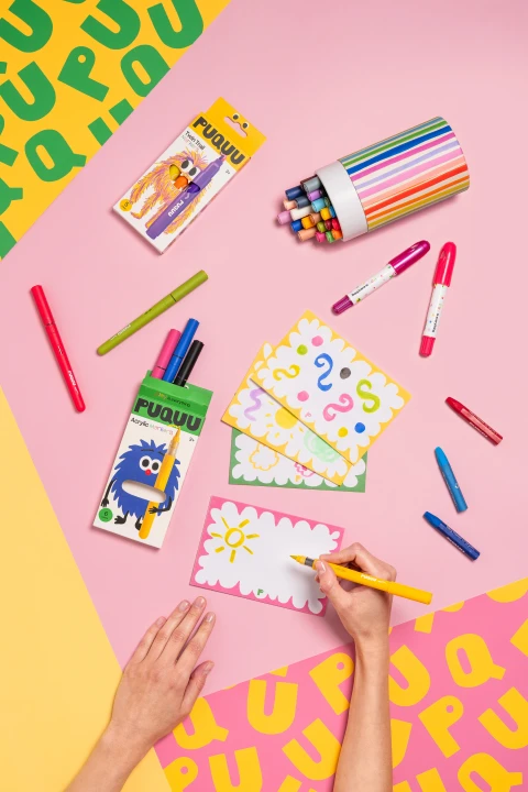 PUQUU Acrylic Markers 24 kolory, kompozycja z tubą i kolorowymi pracami