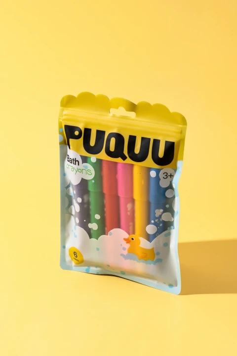 PUQUU Bath Crayons 6 kolorów, opakowanie na żółtym tle