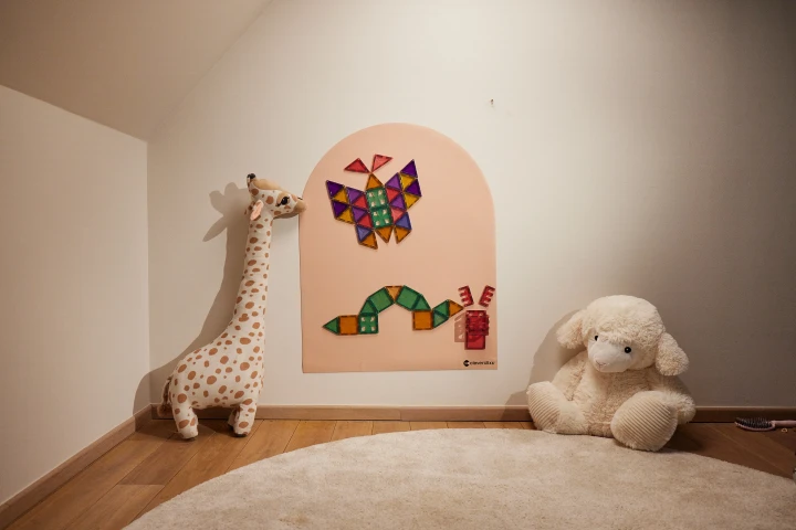Cleverclixx Magnetic Wall Sticker Soft Nude aranżacja kącika zabaw