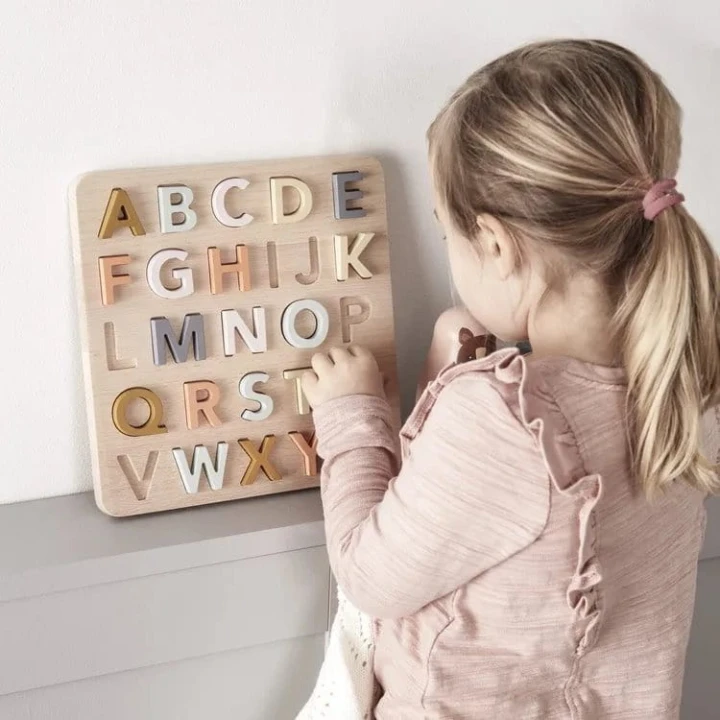 puzzle-abc-dla-dzieci-kids-concept-aranzacja