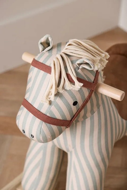 pol_pl_Kids-Concept-Kon-na-biegunach-Sam-AIDEN-35188_10.jpg