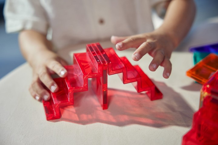 klocki-magnetyczne-ze-schodami-stairs-set-intense-34-elementy-konstrukcja-z-bliska