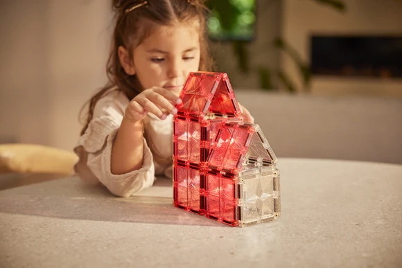 klocki-magnetyczne-glitter-tiles-pack-transparent-pink-16-elementow-zabawa-2