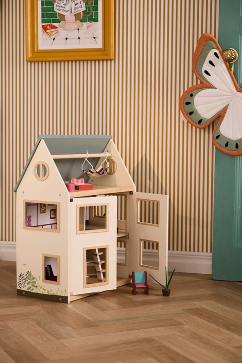 Kid's Concept AIDEN drewniany domek dla lalek w aranżacji