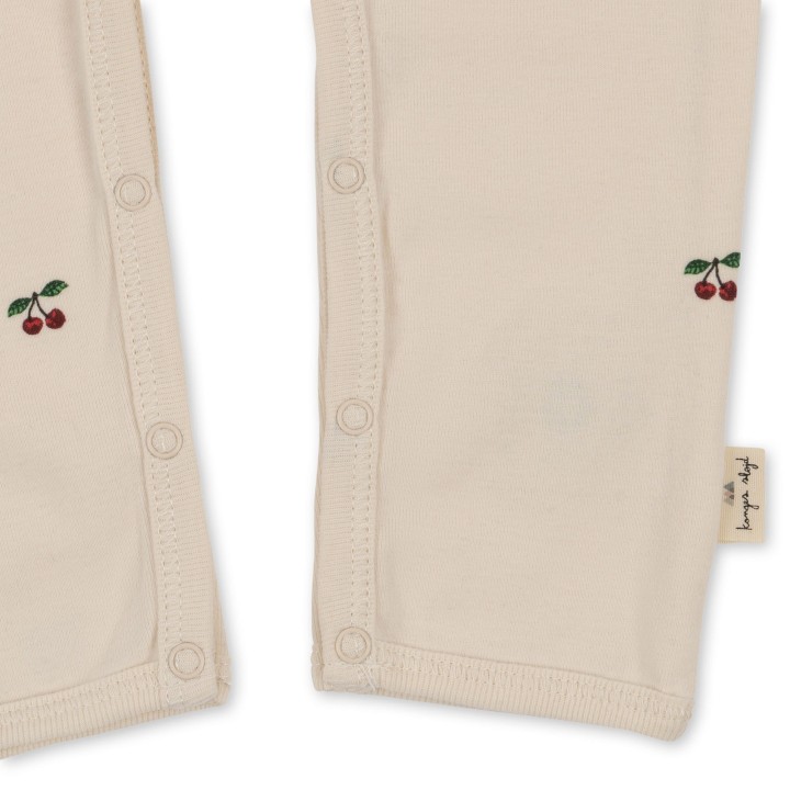 Konges Sløjd ONESIE Cherry – wygodny pajacyk niemowlęcy