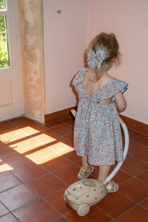 zabawkowy-odkurzacz-dusty-cherry-zabawa-dziecka