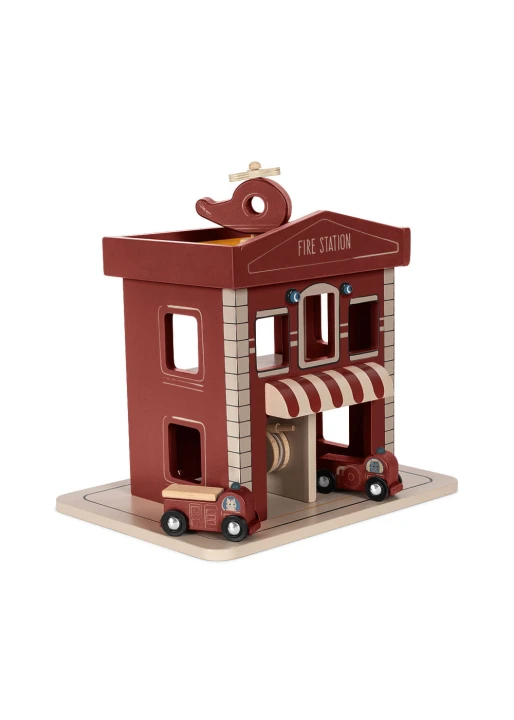 Konges Sløjd Wooden Fire Station FSC boczny widok remizy