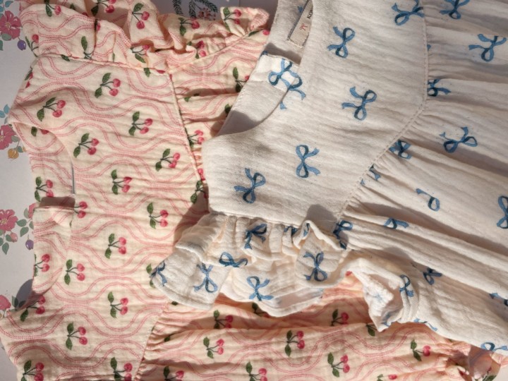 Muślinowy romper niemowlęcy Konges Sløjd Coco Romper – stylizacja