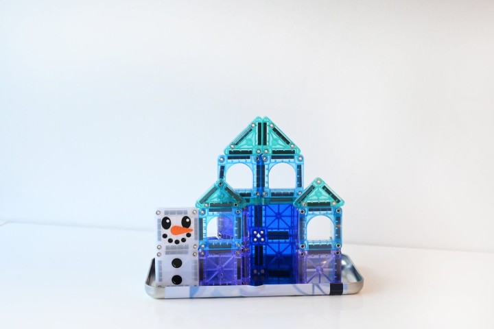 Klocki-Magnetyczne-Travel-Winter-Wonder-26-el.--Magna-Tiles (4).jpg