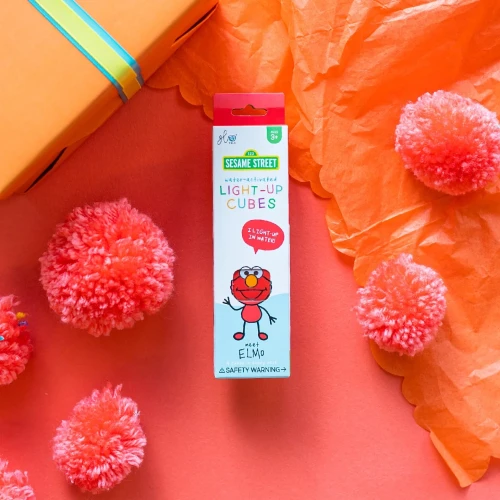 pol_pl_Glo-Pals-Kostki-sensoryczne-swiecace-w-wodzie-Elmo-Ulica-Sezamkowa-zabawka-kapielowa-32_1.webp