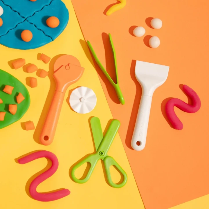 pol_pl_ChildGen-Zestaw-narzedzi-do-modelowania-ciastoliny-i-cwiczenia-motoryki-malej-akcesoria-nozyczki-szczypce-145_4.webp