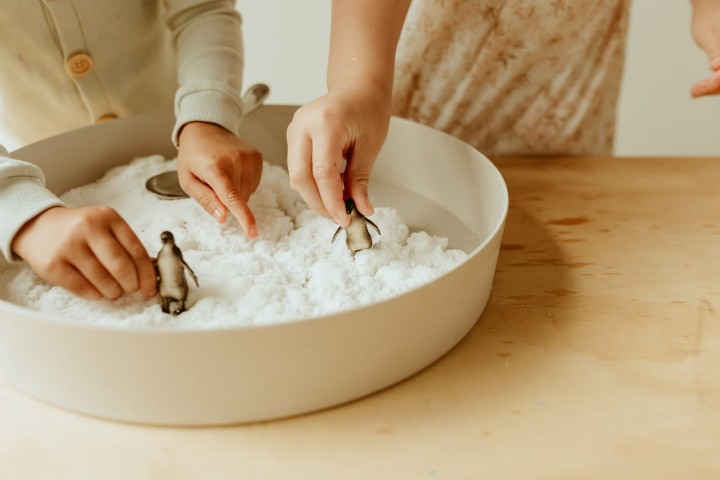 jellystone-play-tray-tacka-sensoryczna-2w1-fioletowa-dziecko