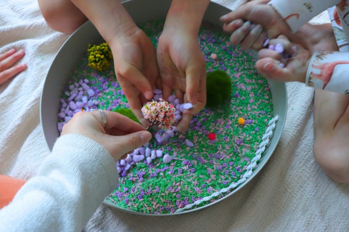 play-tray-tacka-sensoryczna-2w1-zielona-zabawa-2