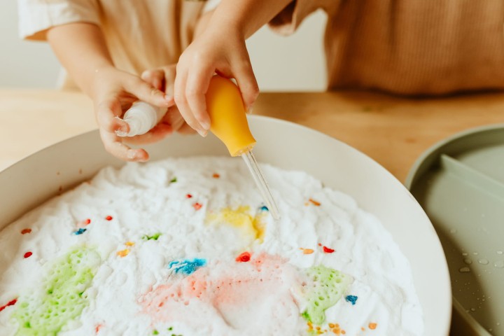 play-tray-tacka-sensoryczna-2w1-zielona-zblizenie