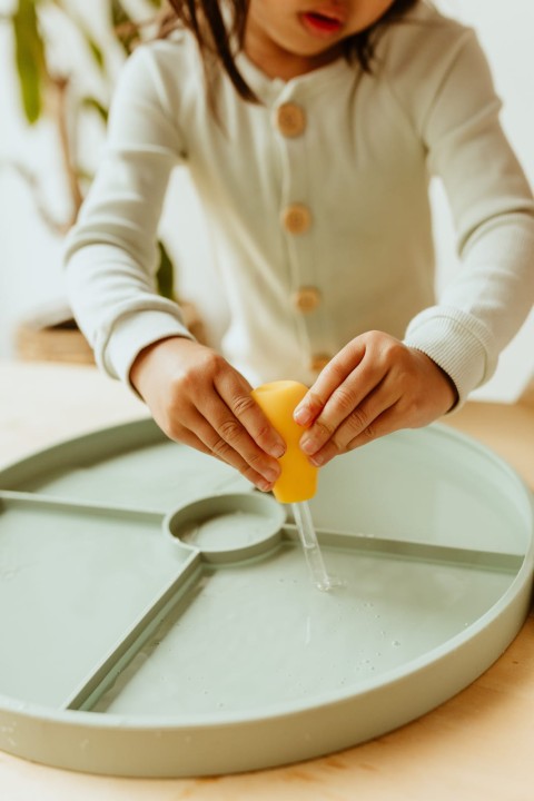 play-tray-tacka-sensoryczna-2w1-zielona-zabawa-kreatywna