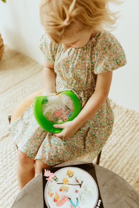 jellystone-peekaboo-sensoryczny-dysk-z-figurkami-farma-dziecko-1