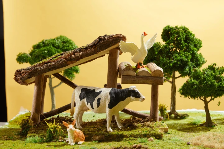 Mini farma Mideer z figurkami konia, krowy i zwierząt gospodarskich