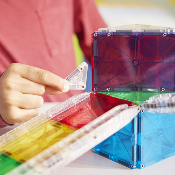 klocki magnetyczne rail racers zblizenie na tor