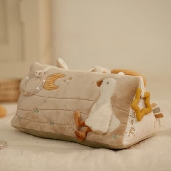 trojkat-edukacyjny-newborn-naturals-detal