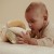 pileczka-sensoryczna-newborn-naturals-zabawa