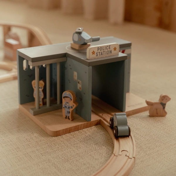 pol_pl_Little-Dutch-Posterunek-policji-FSC-5420_11.jpg