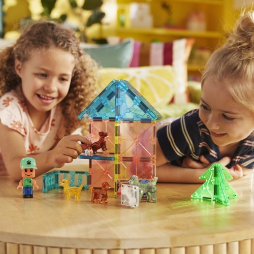 klocki magnetyczne puppy park dziecko podczas zabawy