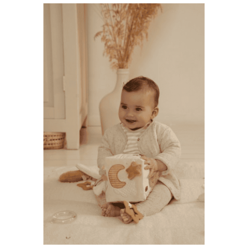 kostka-aktywizujaca-newborn-naturals-dziecko