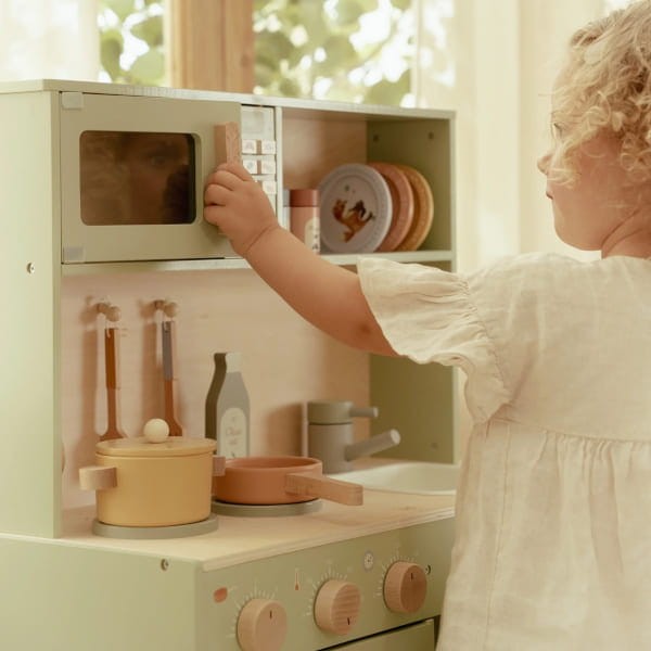 kuchnia-drewniana-mietowa-fsc-polki