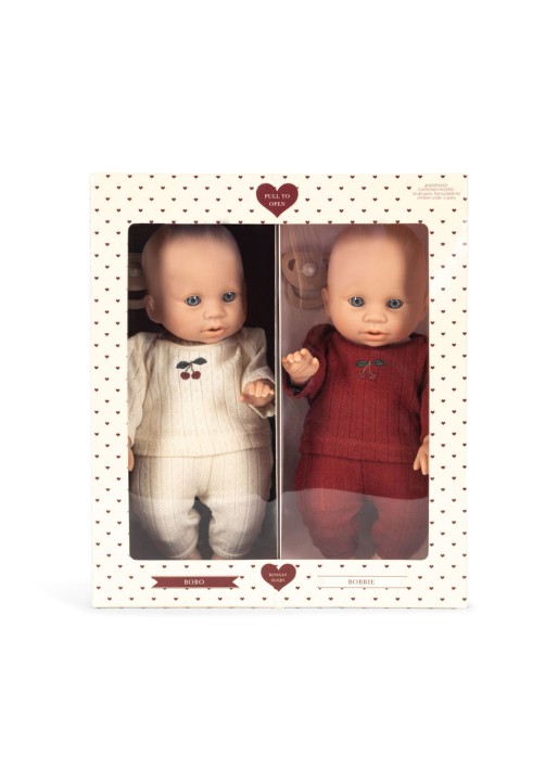 Zestaw lalek Konges Sløjd Bobo & Bobbie w opakowaniu