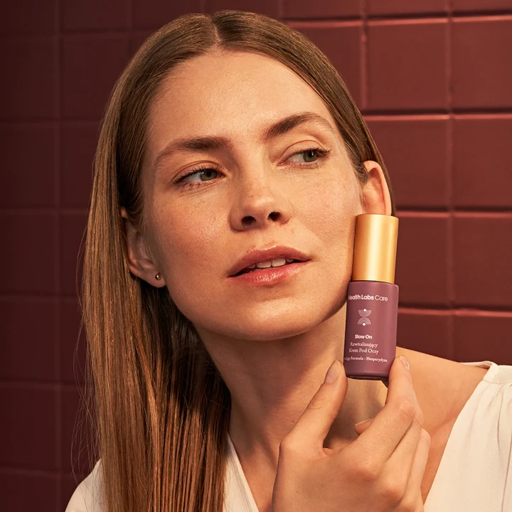 slow-on-krem-pod-oczy-aplikacja