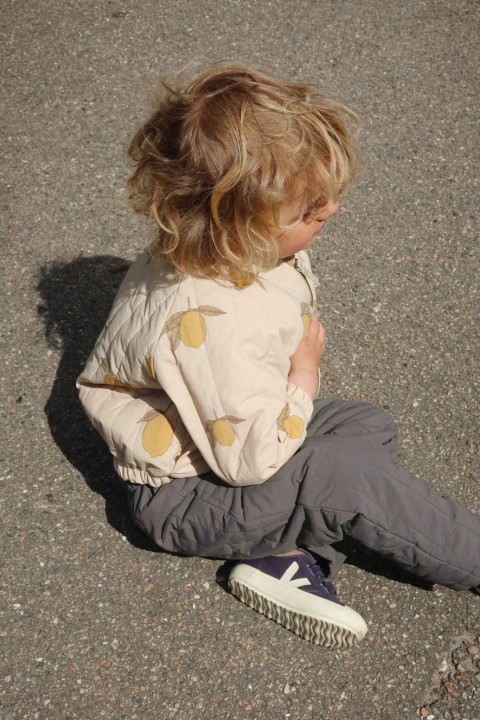 Kurtka bomberka dziecięca Konges Sløjd Juno Printed Bomber Jacket – detal noszenia