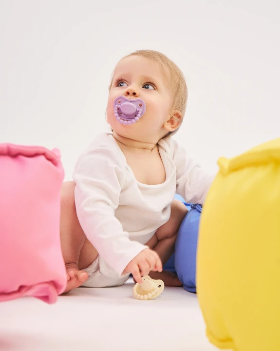 luu-kids-smoczek-french-lavender-niemowle-z-kostkami