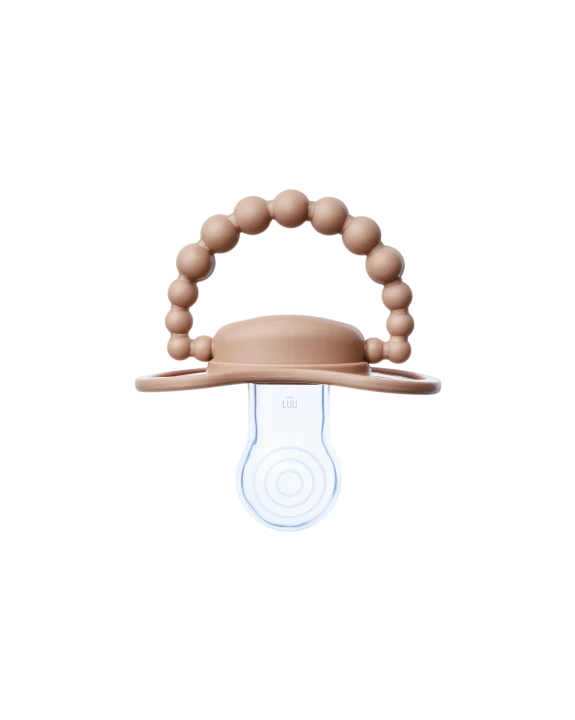 luu-kids-smoczek-milk-hazelnut-gumka-bok