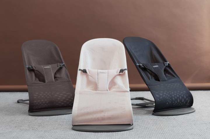 pol_pl_BABYBJORN-lezaczek-BLISS-MESH-Antracytowy-3167_4.jpg