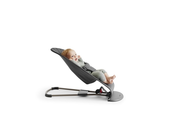 pol_pl_BABYBJORN-lezaczek-BLISS-MESH-Antracytowy-3167_5.jpg