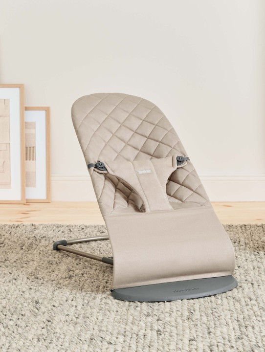 pol_pl_BABYBJORN-lezaczek-BLISS-Woven-Piaskowoszary-33017_5.jpg