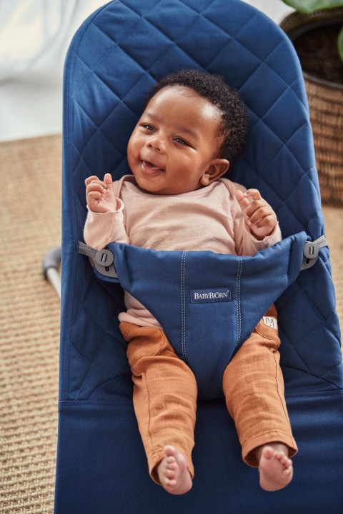 pol_pl_BABYBJORN-lezaczek-BLISS-Woven-Granatowy-35307_7.jpg