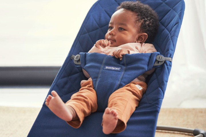pol_pl_BABYBJORN-lezaczek-BLISS-Woven-Granatowy-35307_10.jpg